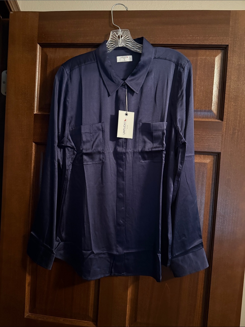 Untuckit Women’s Navy 100% Polyester Button-Up Blouse, NWT - Picture 2 of 5